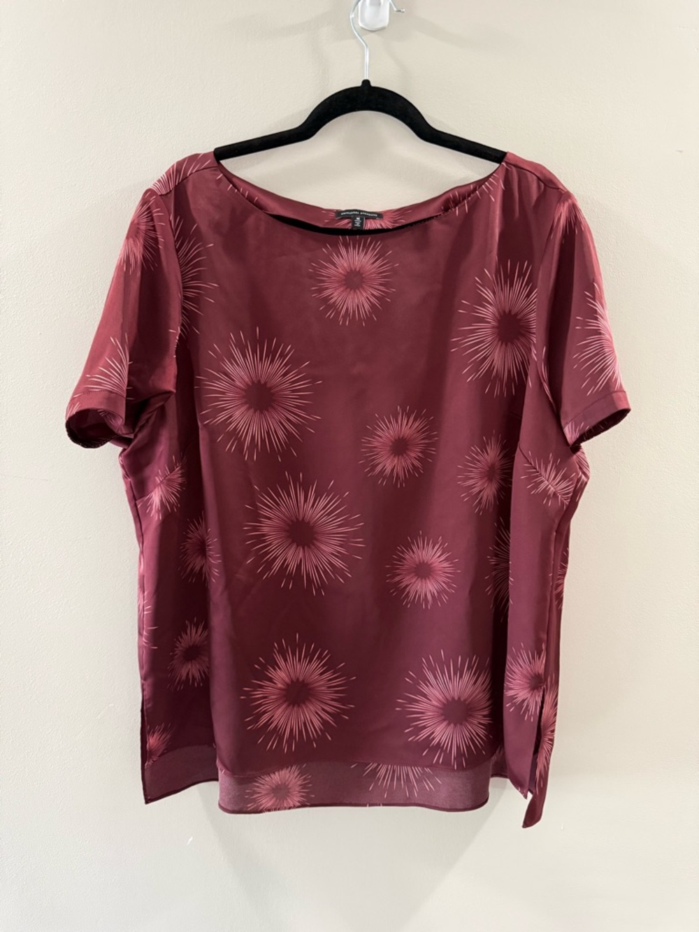Universal Standard Burgundy Short Sleeve Starburst Blouse
